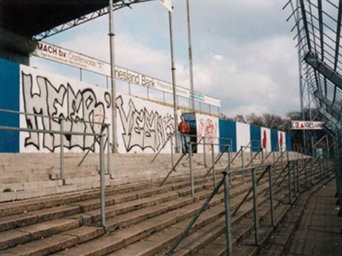 De Cross-side in het oude stadion