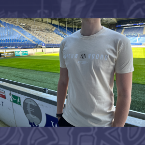 Crème t-shirt met retro NN logo